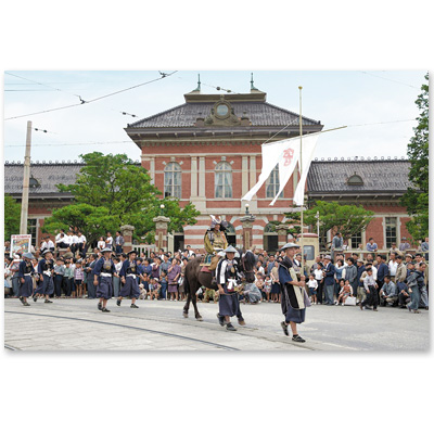 1961（昭和36）年6月14日、金沢市兼六元町の金沢地裁初代庁舎前