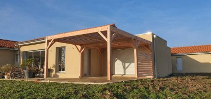 Pergola sur mesure avec claustrât sur un coté