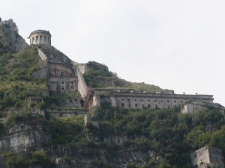 Rocca d'Anfo vista dal lago