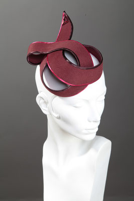 Modistin Anja Kaninck / Fascinator · Ascot headpiece / Glatthaarfilz / eveningdress · Abendmode / Pailletten / bordeauxrot rot / Schleswig Holstein