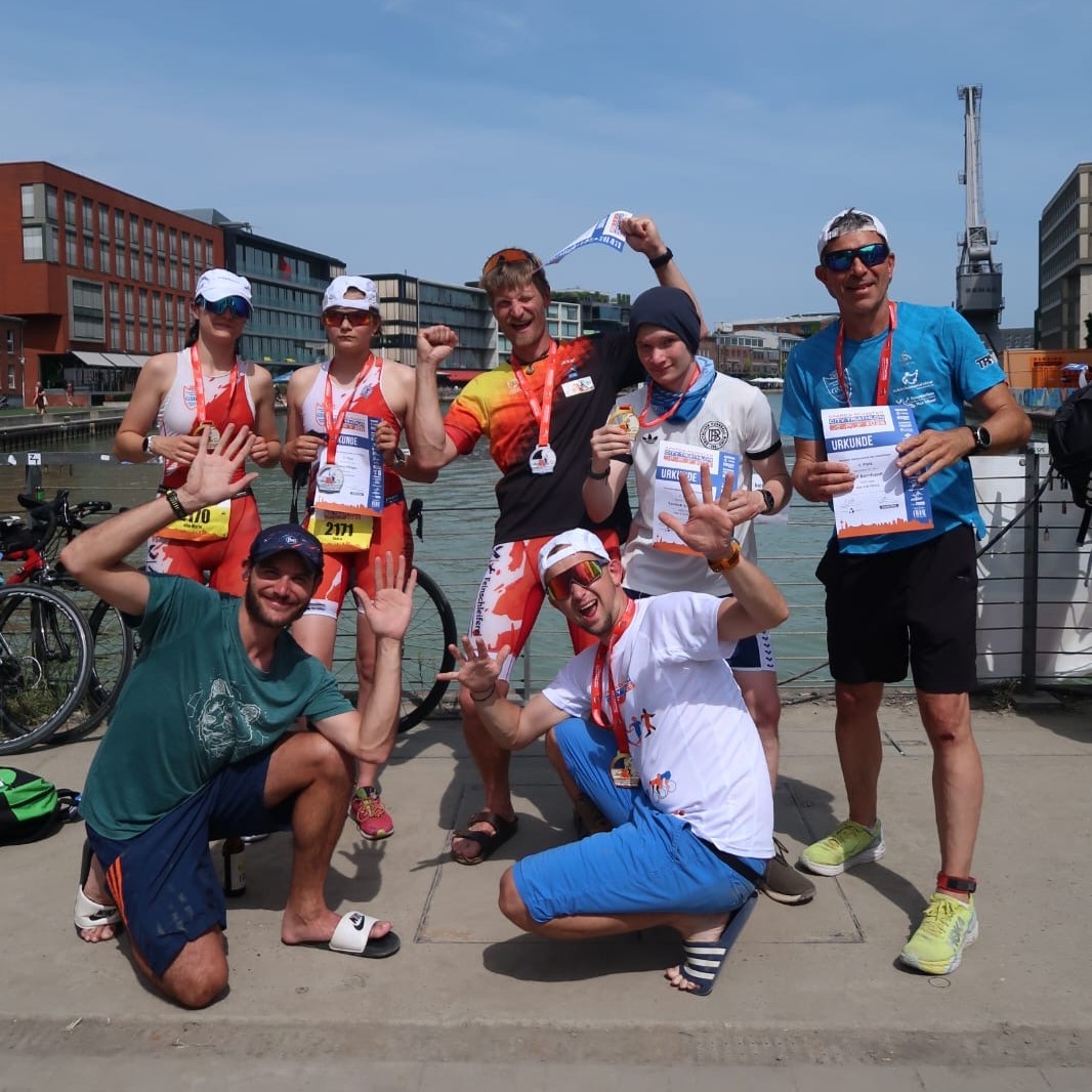 Hallenser*innen holen alle Medaillen bei der Deutschen Meisterschaft über die Olympische Distanz und in der Jugend