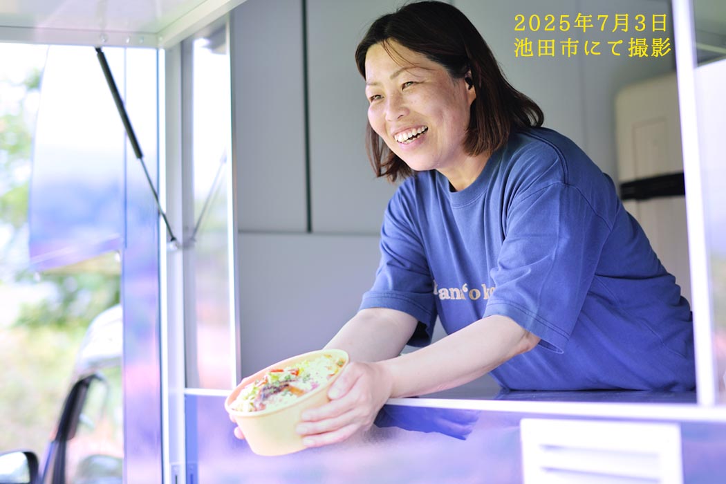 2025年7月3日　池田市内にて撮影したキッチンカーのオーナーさま