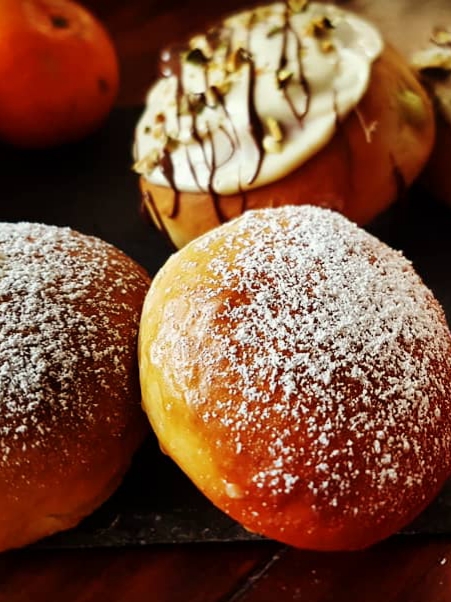 selbstgemachte Ofenpfannkuchen oder auch Berliner mit Marmelade