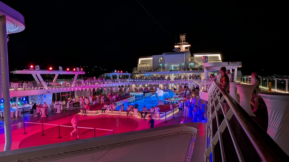 Mein Schiff 2 - White Party Pooldeck