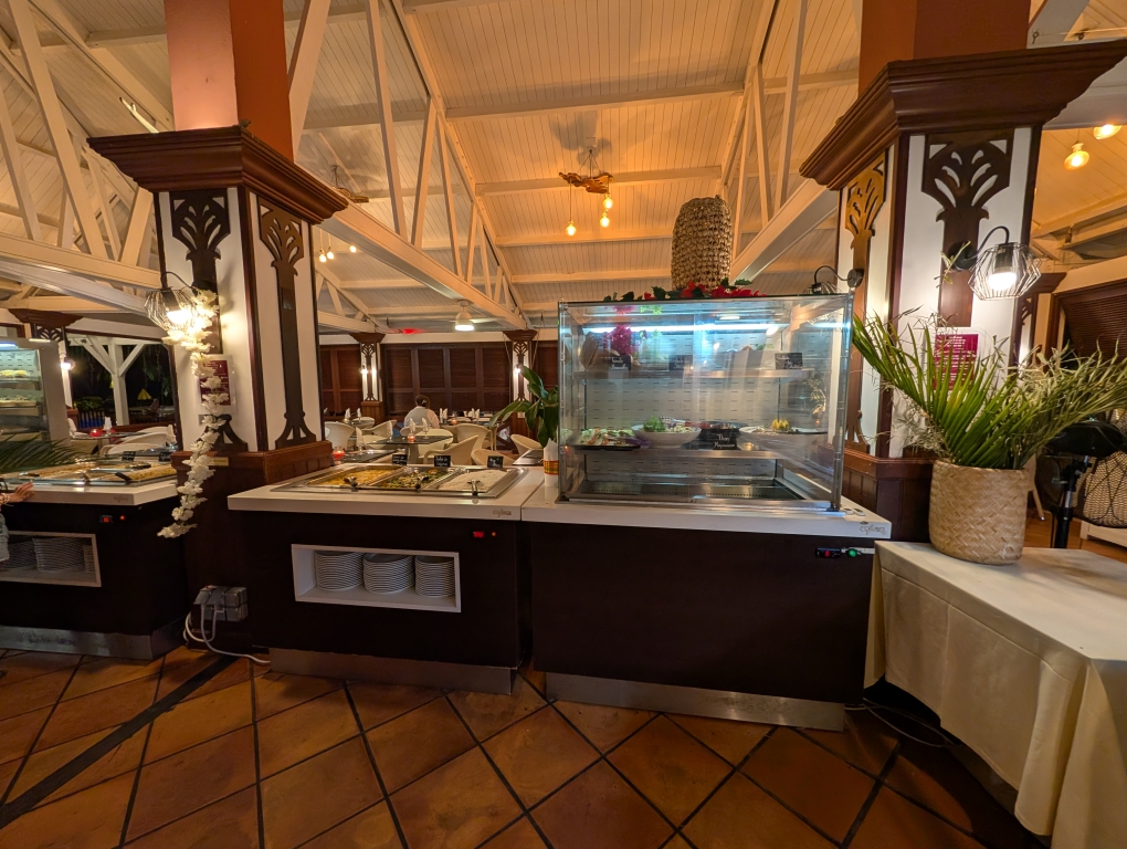 Salatbar und Beilagen