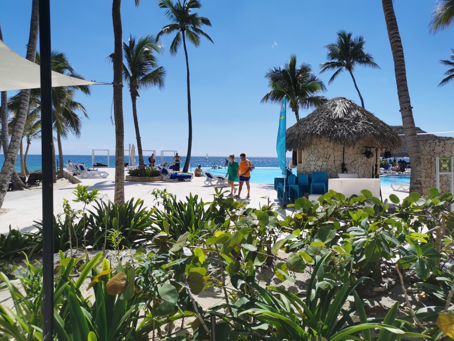 Pool am Ende des Dominicus Beach