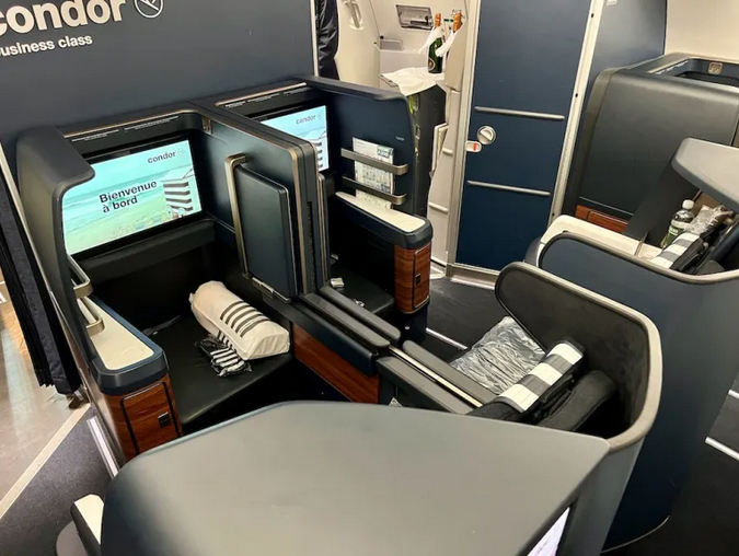 Condor Prime Seats Mitte (1E + 1F)