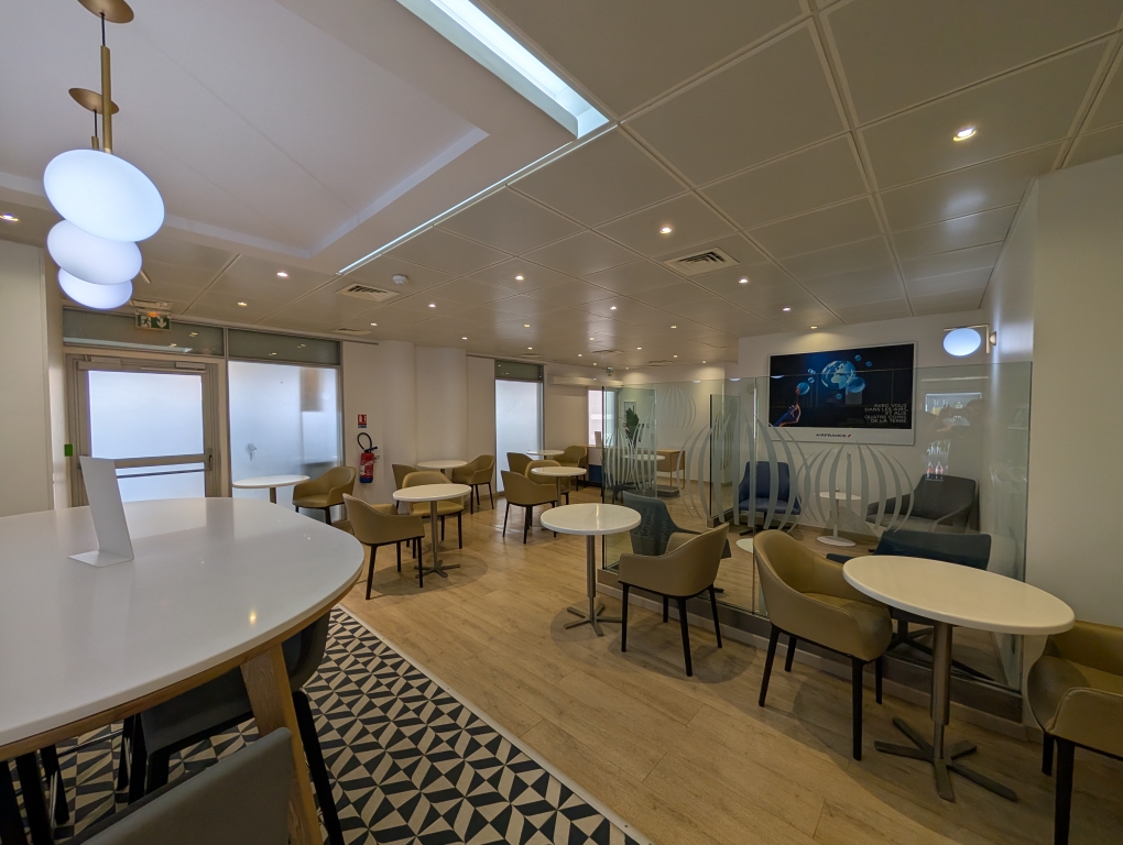 Hauptbereich der Air France Lounge