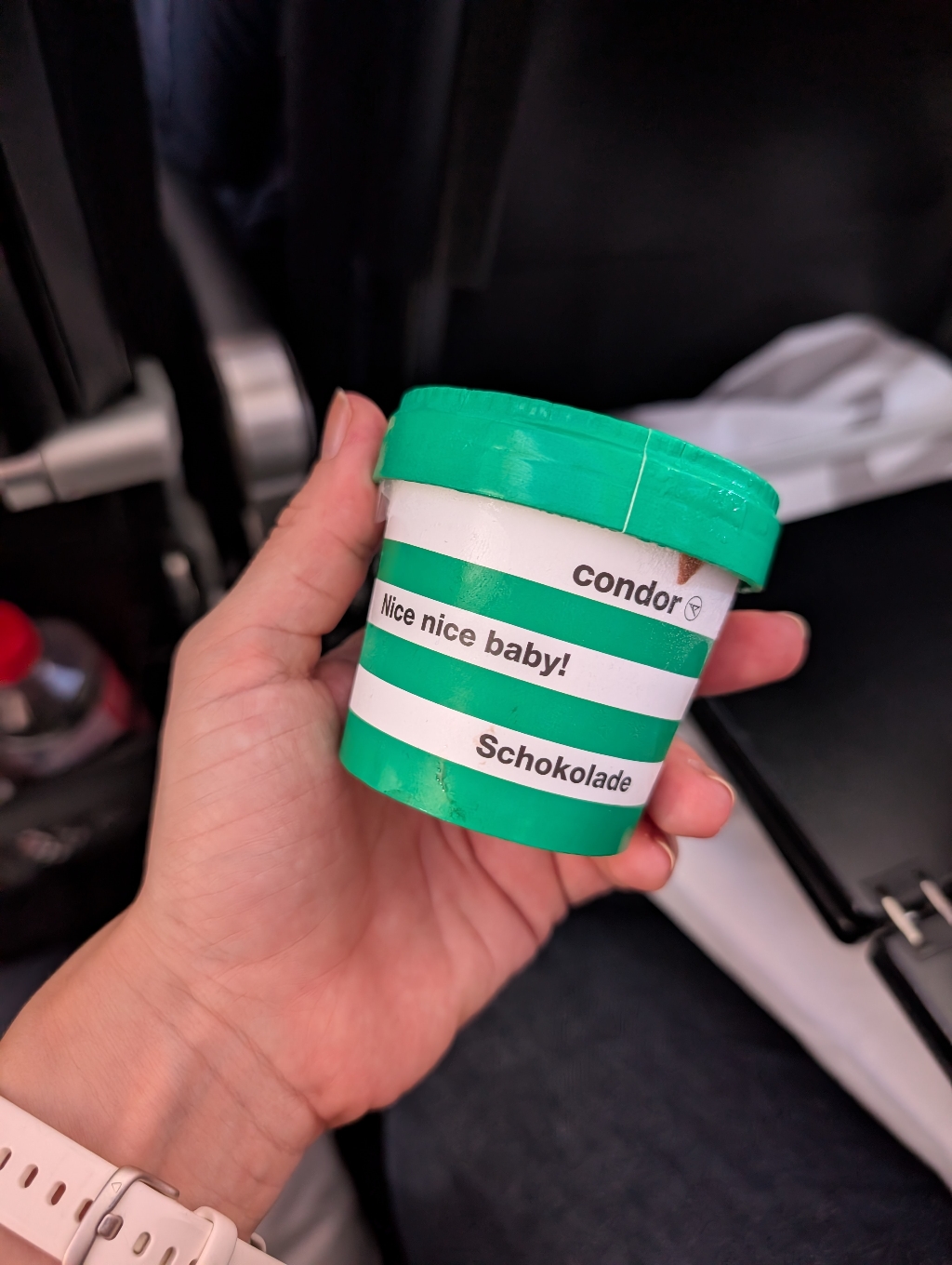 Eis in der Condor Premium Economy