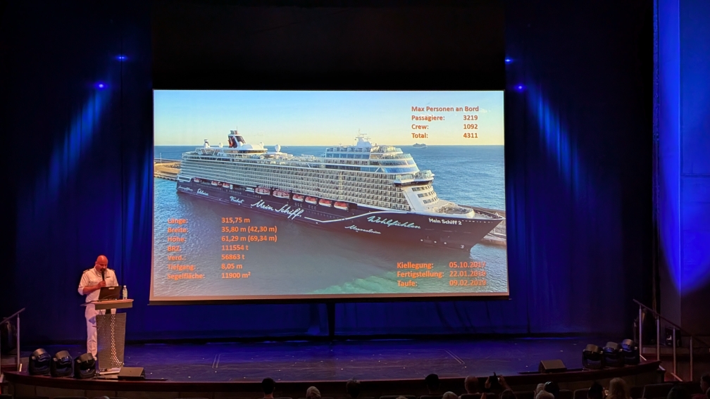 Mein Schiff 2 - Theater Vortrag