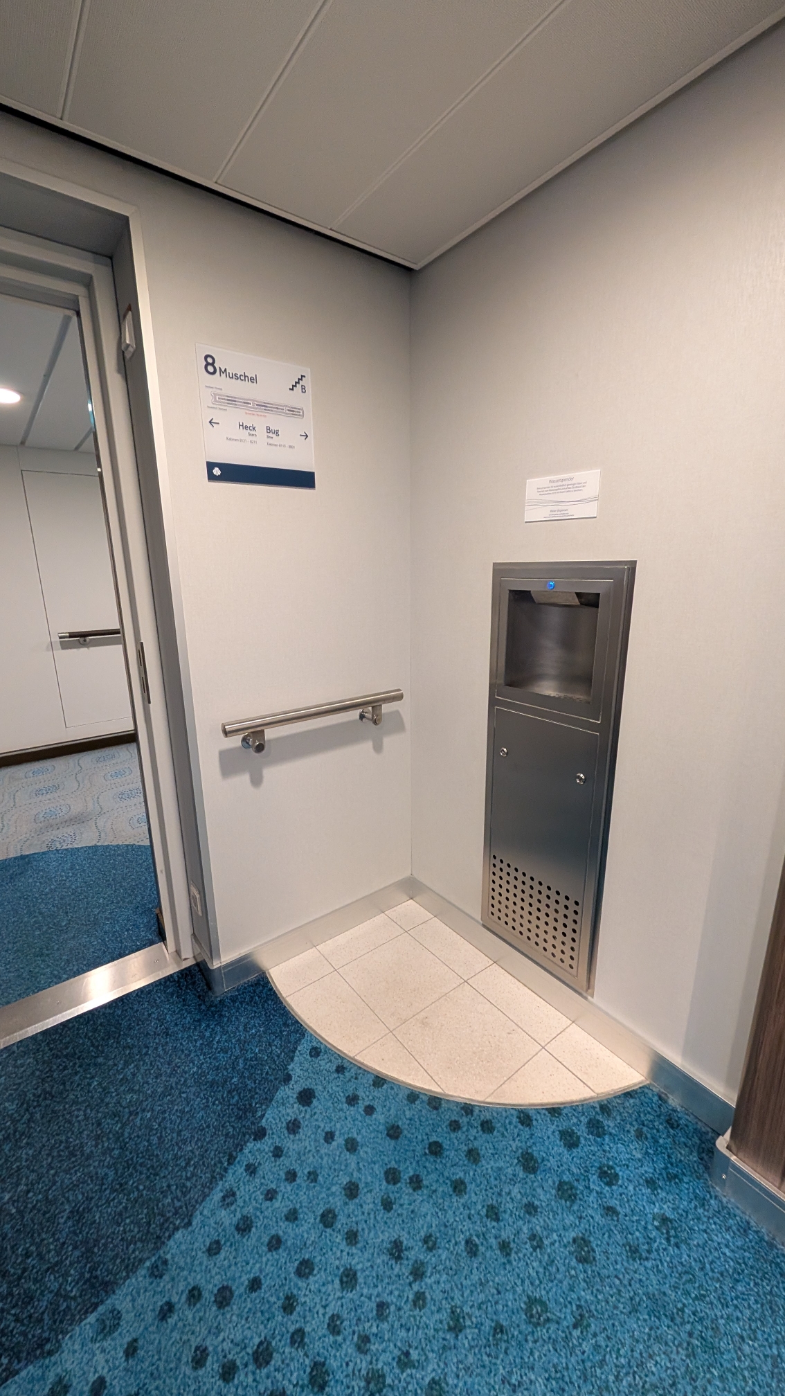 Mein Schiff 2 - Wasserspender