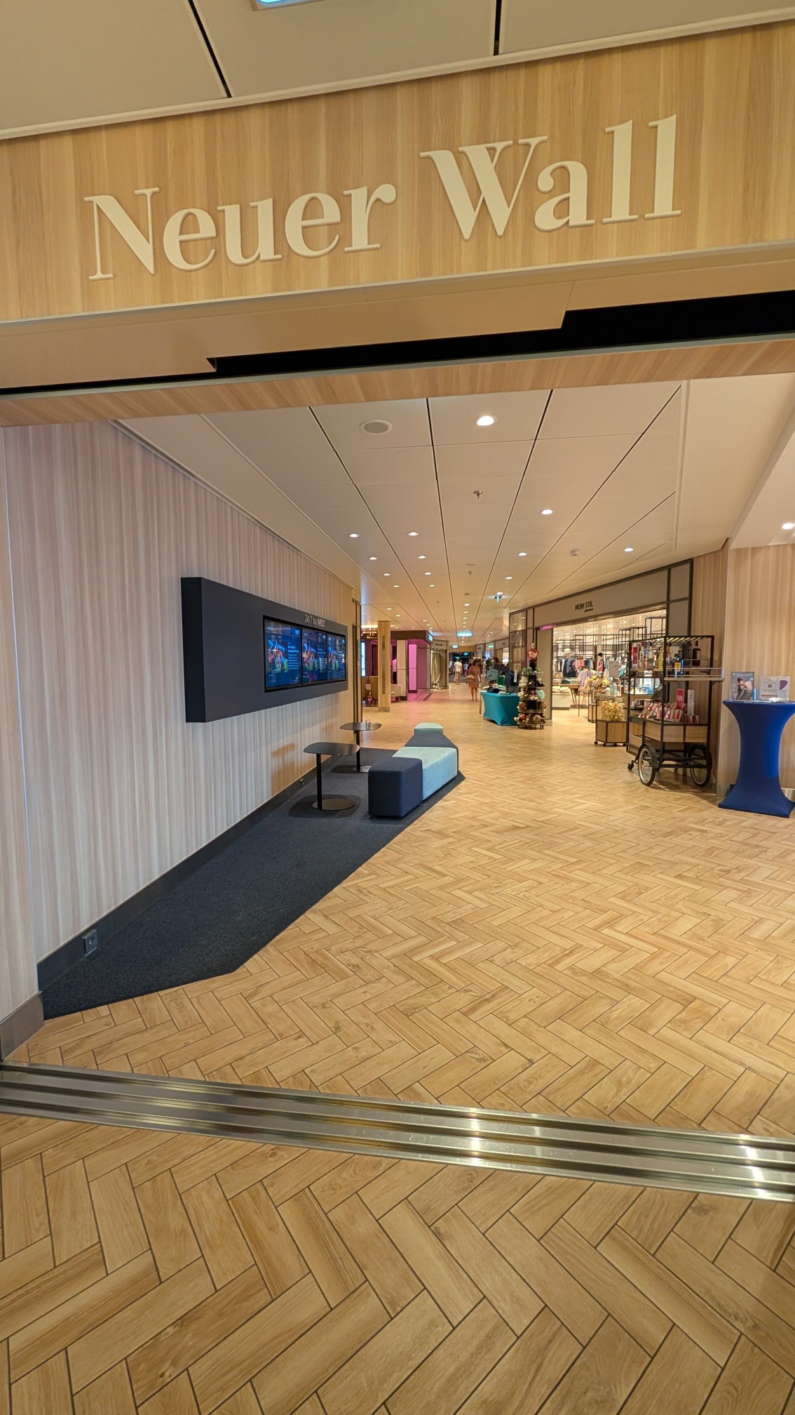 Mein Schiff 2 - Einkaufspassage
