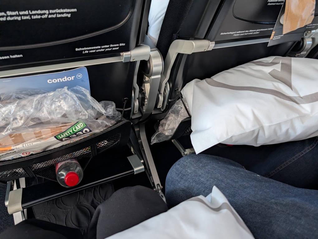 Sitzabstand am Gang in der Condor Premium Economy