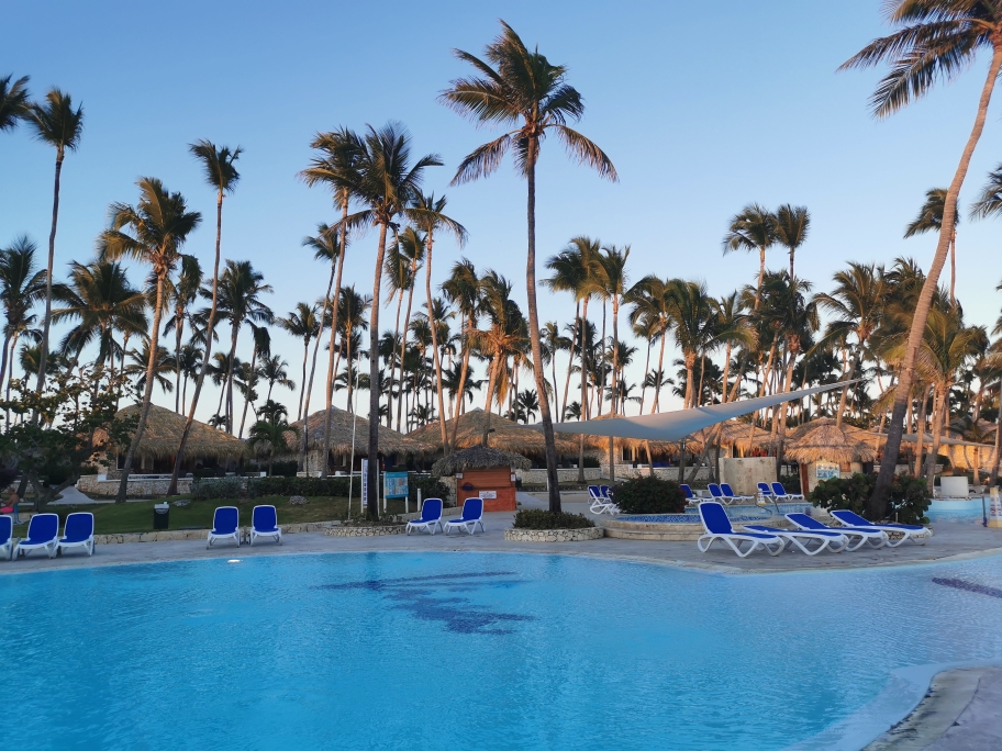 Pool am Ende des Dominicus Beach