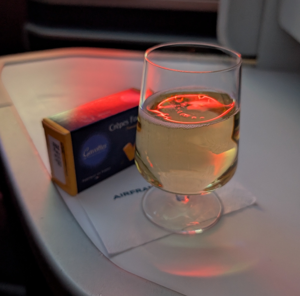 Champagner Runde 2 mit Cracker.