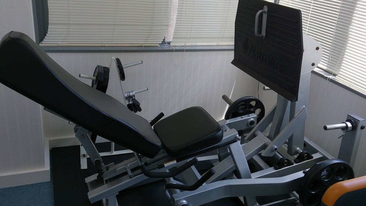 ノーチラス レッグプレス - 大阪 加圧トレーニング