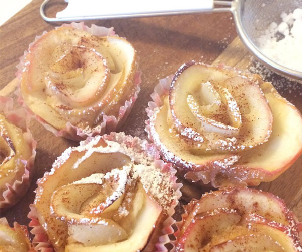 Bild: mentalLOVE Blogparade das beste Kochrezept zum Verlieben - Turnschuhverliebt - Apfel-Rosen-Muffins 1