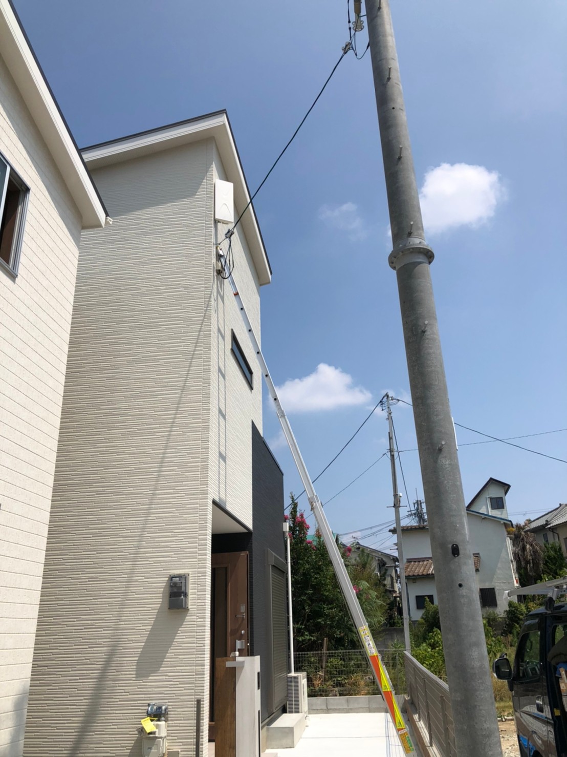 兵庫県川西市　地デジデザインアンテナ取付設置工事