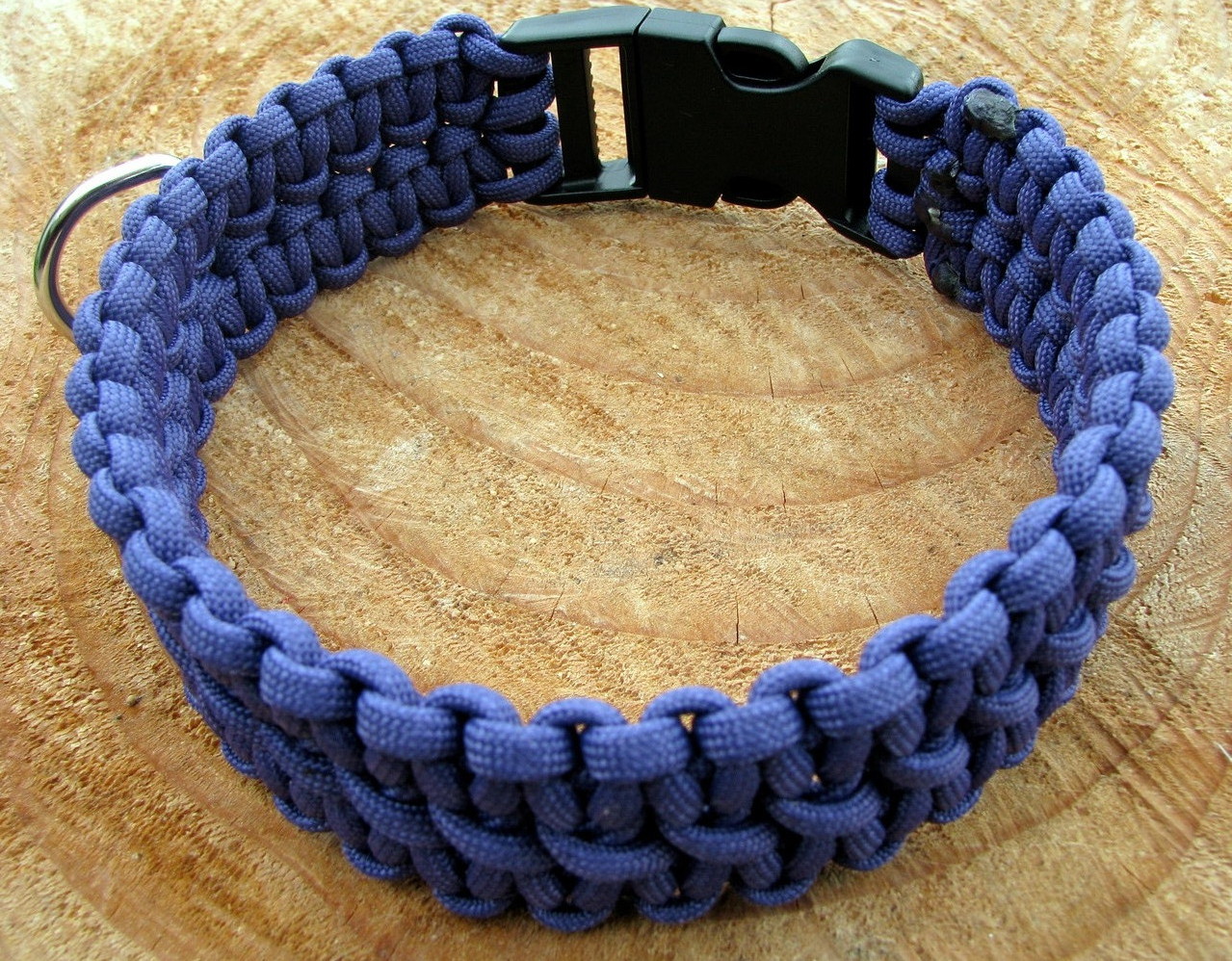 Neu: Paracord Halsbänder