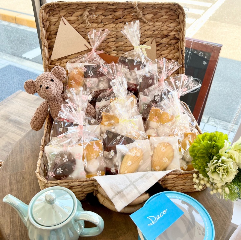 Decoでは、様々な機会にご贈答用としての、焼き菓子の詰合せなどのご注文を絶賛受付しております。