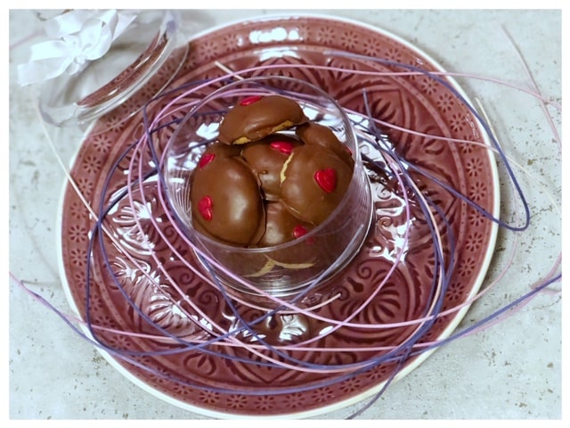 Die besten Husarenkrapfen mit Schokolade l Engelsaugen Adventsgebaeck