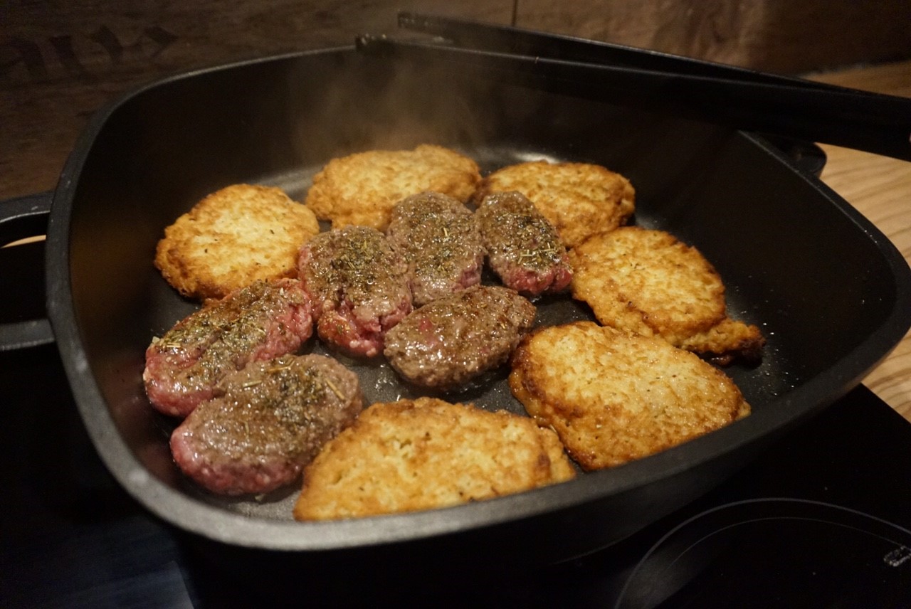 Chimichurri Burger mit Reibekuchen und Käse