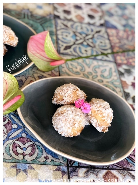 Tuerkische Kekse mit Sesam und Kokosnussraspeln l Kurabiye Rezept deutsch