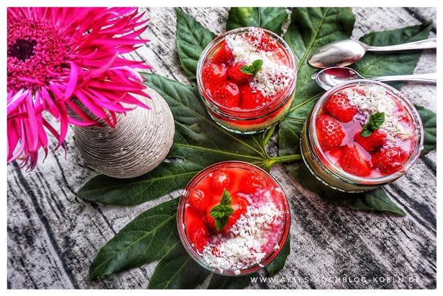 Erdbeertraum Dessert im Glas l Erdbeer-Kuchen aus dem Glas ohne Backen l Strawberry Sadness