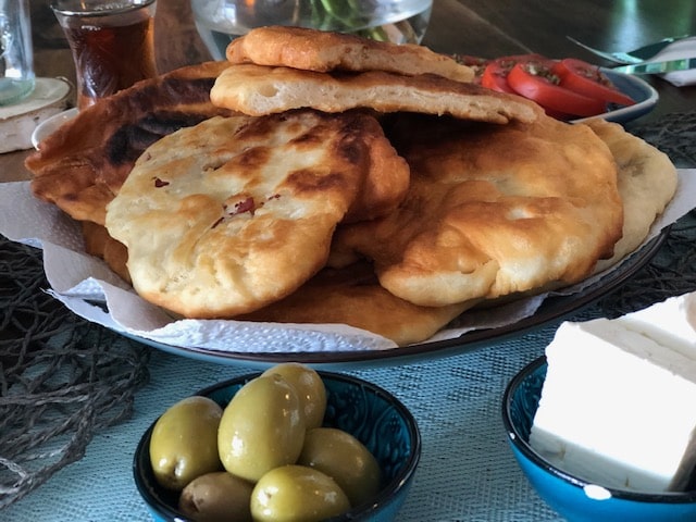 Pisi Rezept deutsch l frittierte Teigtaschen zum Frühstück