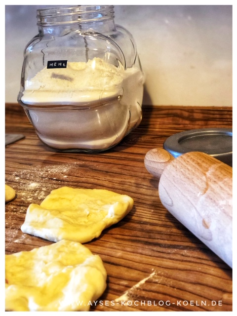 Veganes Naan Brot mit Knoblauch l Naan Brot wie von Jamie Oliver l einfaches indisches Brot