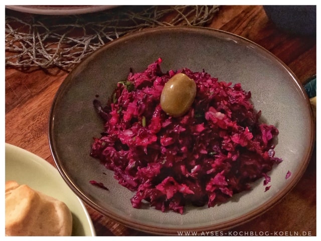 einfacher tuerkischer Rotkohlsalat l tuerkischer Krautsalat