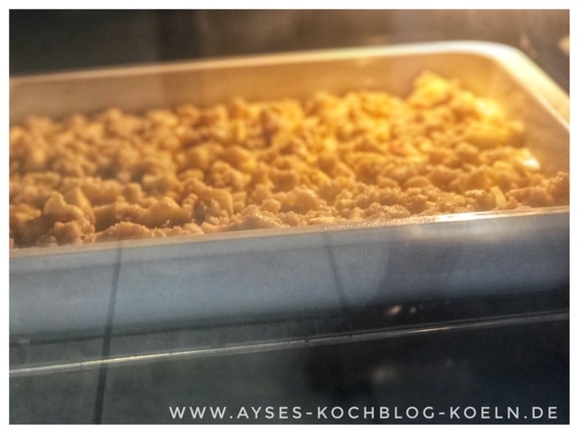 Apple crumble Kuchen l Omas Apfelkuchen vom Blech mit Streuseln
