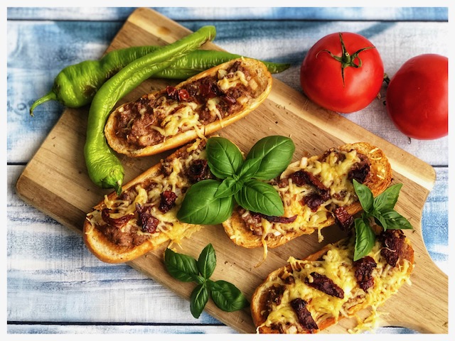 Bistro Baguette tuerkischer Art mit getrockneten Tomaten l Lasagne Sub l Baguette a la Turka