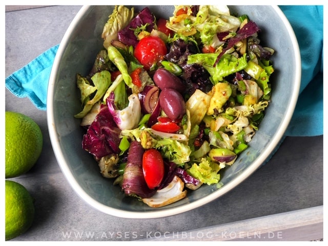 die leckerste Salatsauce mit Senf und Sojasauce