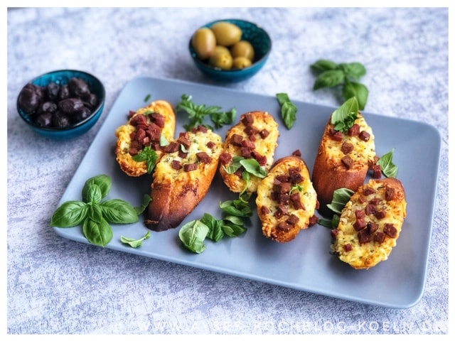 Tuerkisches Kraeuterbaguette mit Sucuk l selbstgemachtes Kraeuterbaguette