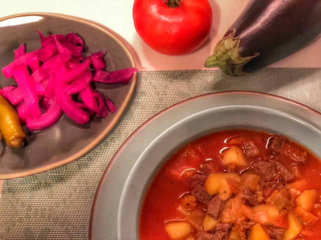 Tuerkische Gulaschsuppe mit Auberginen l Guevec l Auberginen Eintopf