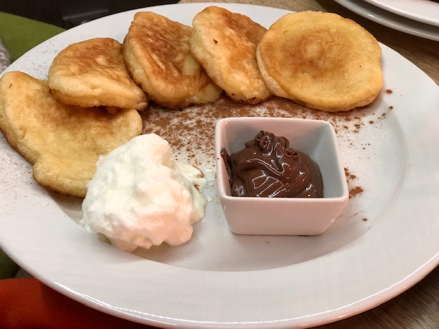 Zuckersuesse Cafes in Prag l N.25 Cafe and Bistro in Prag 2