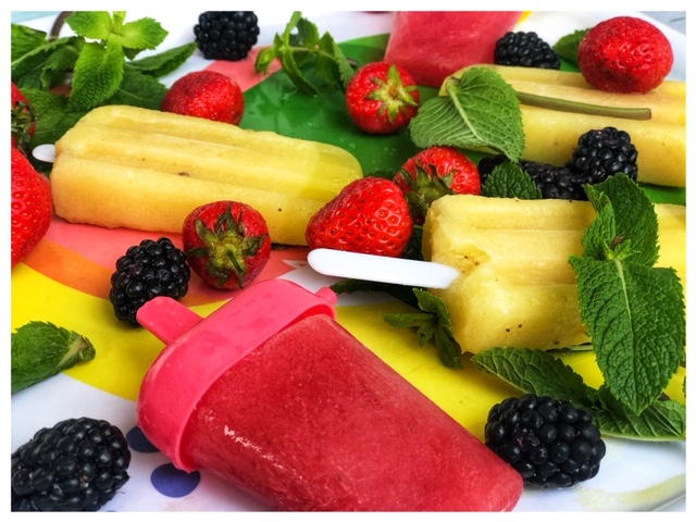 Nicecream Vegan mit Bananen und Ananas l Beeren Eis Smoothie Rezept l kalorienarmes Eis