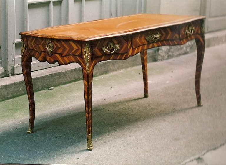 bureau Louis XV en if