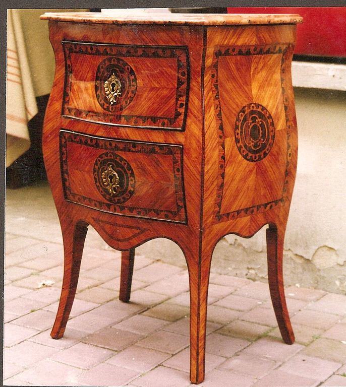 petite commode italienne 18 ième