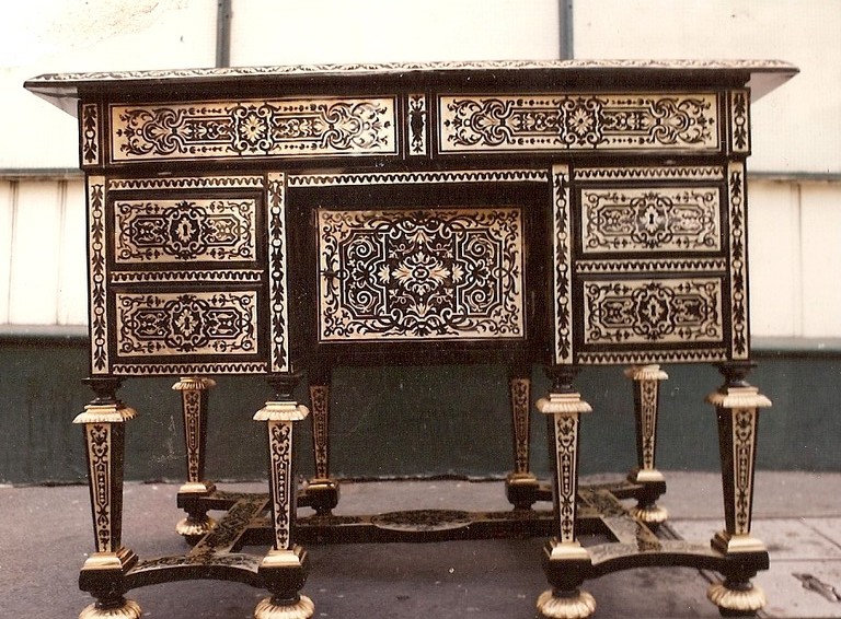 bureau Mazarin marqueterie " Boulle"