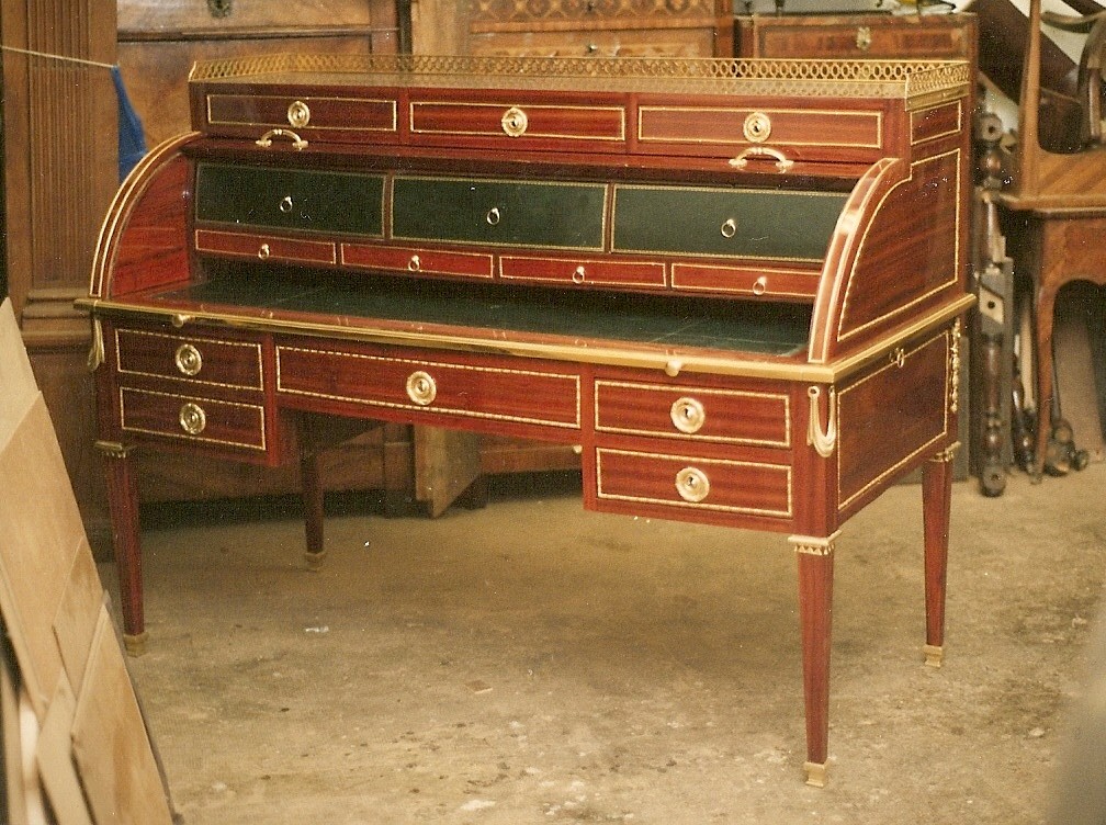 bureau à cylindre époque Louis XVI