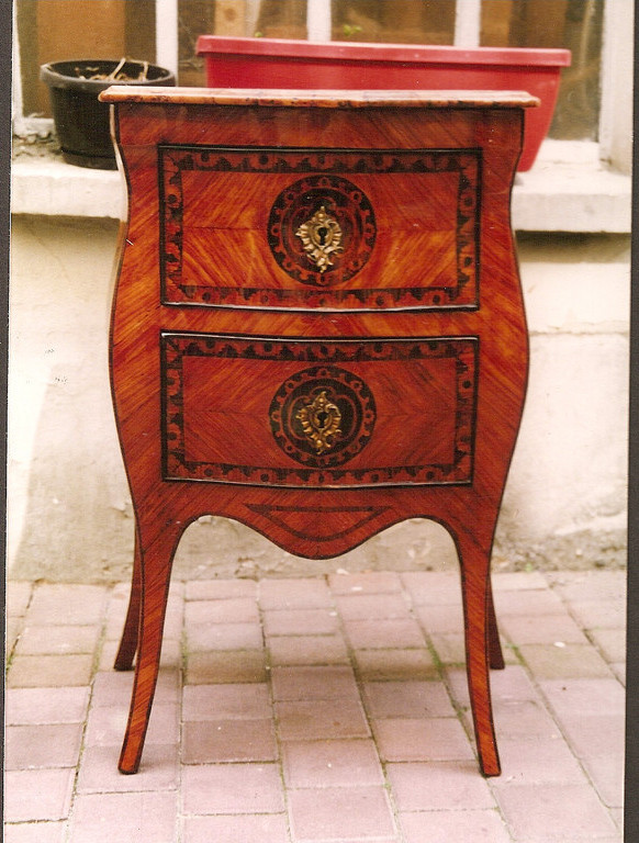 petite commode italienne 18 ième