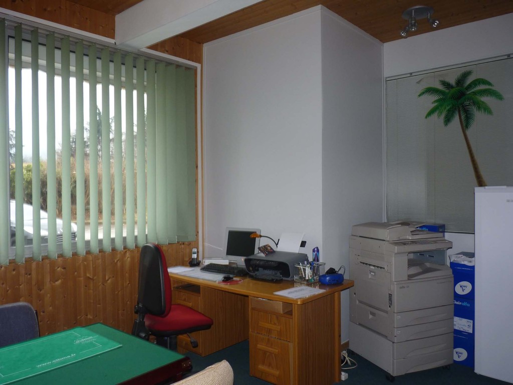 LE BUREAU