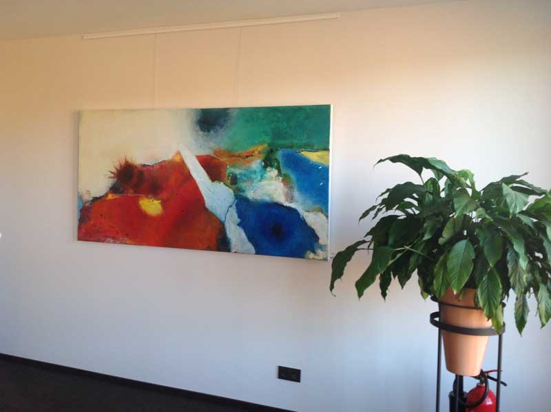 Acryl- und Strukturbilder in wechselnder Ausstellung