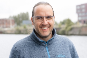 Tobias Ranft, Portraitfoto auf dem Seminarlieger VILLA HENRIETTE