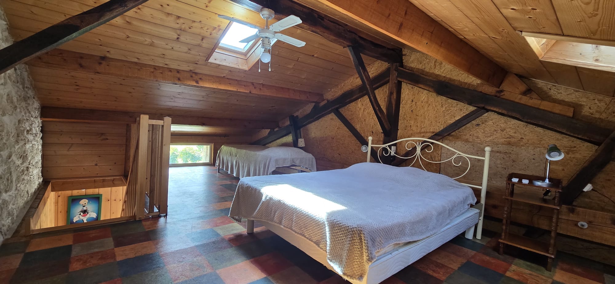 La chambre à l'étage, 1 lit 2 personnes et 1 lit 1 personne