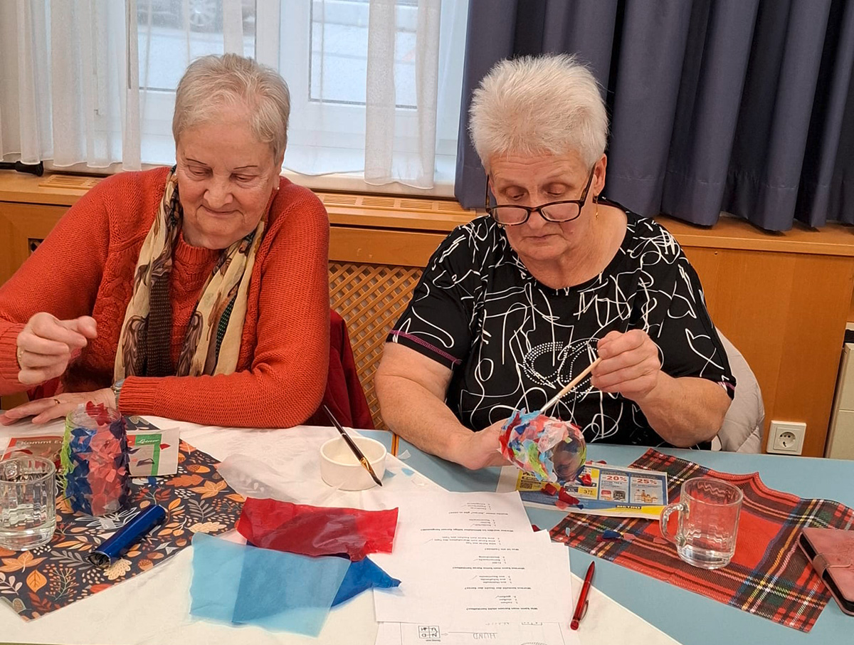 Seniorentreff beim Roten Kreuz Horn: Ein gemütlicher Adventnachmittag