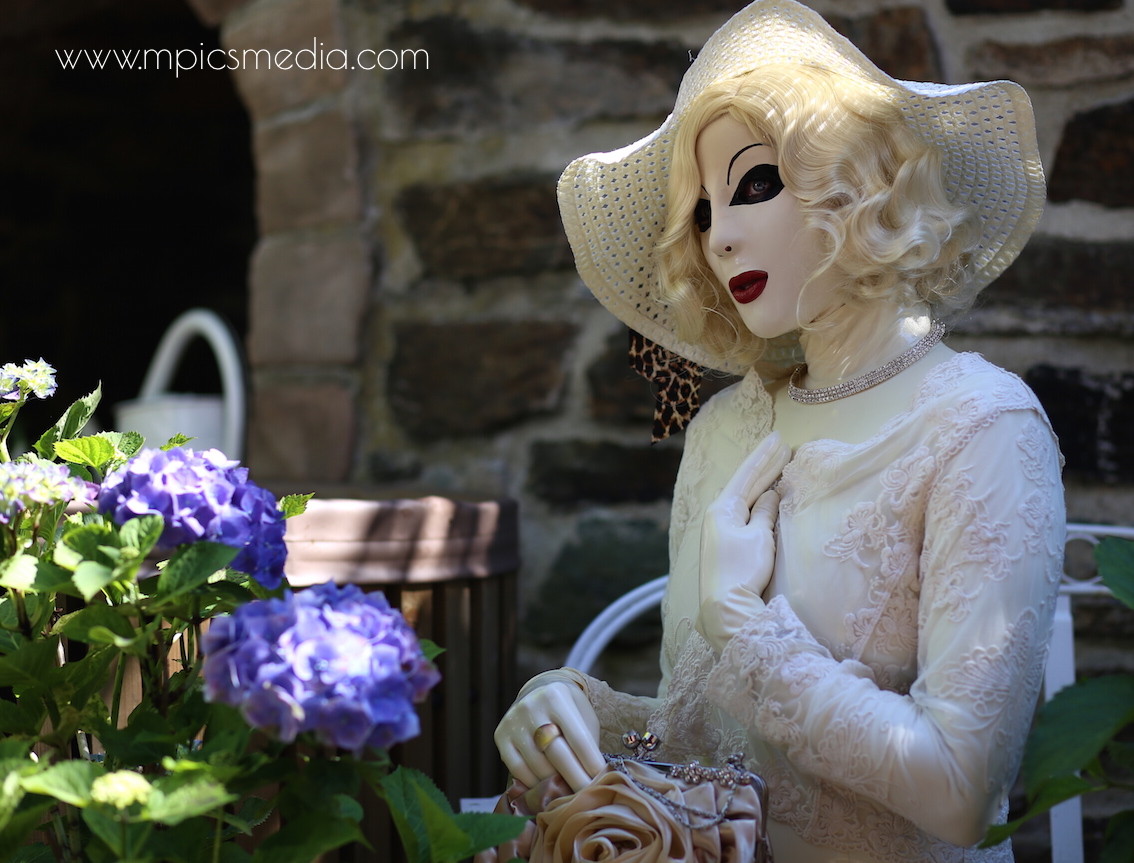 female white mask Masks & Co