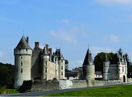 château de montpoupon à céré-la-ronde indre-et-loire 37 La Haute Traversière Chambres d'hôtes Gîte Chenonceau Amboise